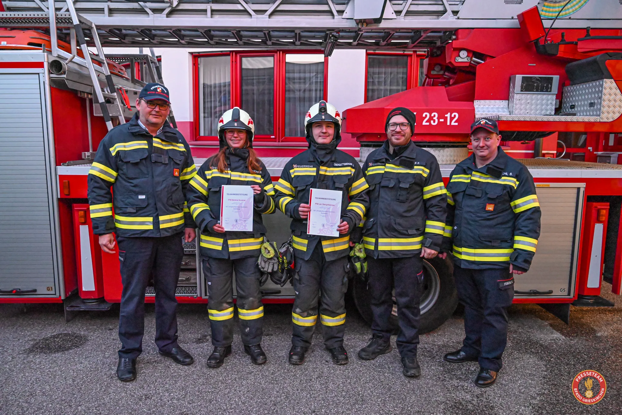 Zwei ehemalige Jugendmitglieder starten als Einsatzkräfte durch